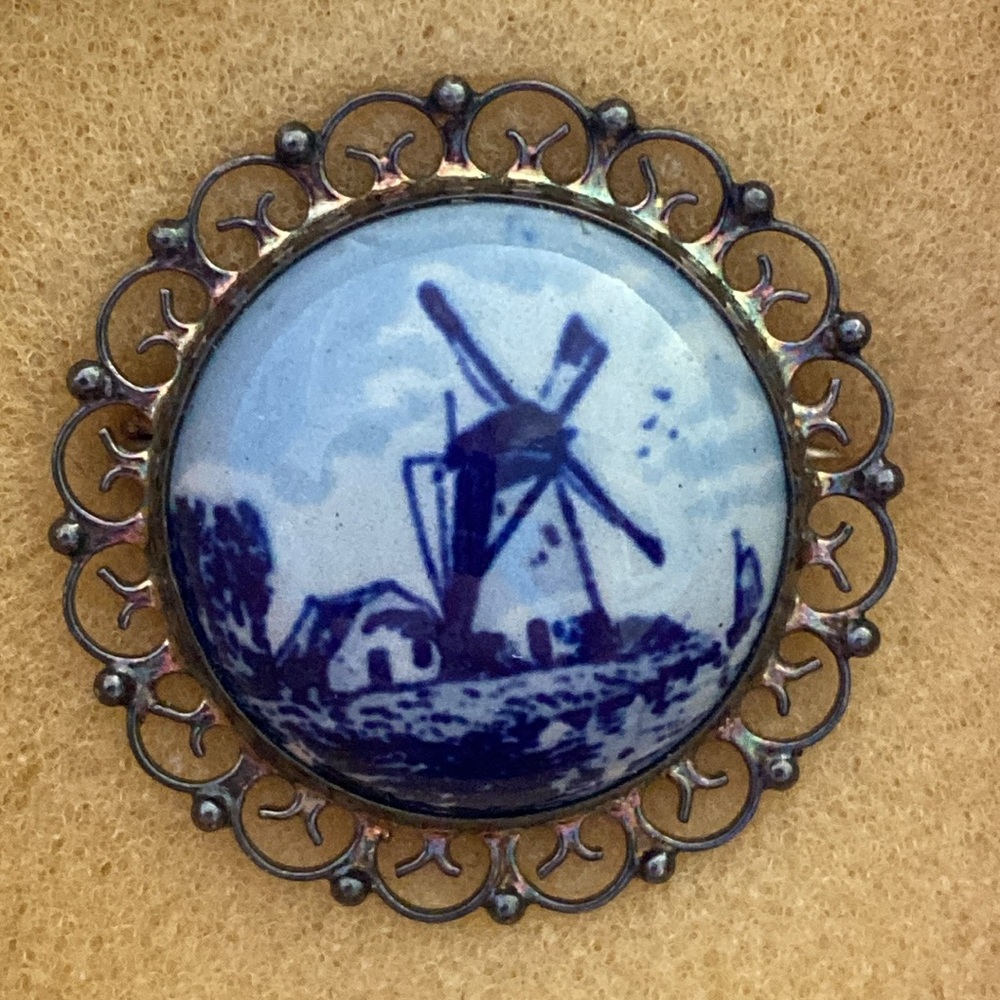 European 825 Silver Delft Vintage Brooch